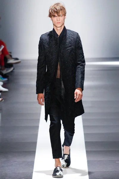 Look 30